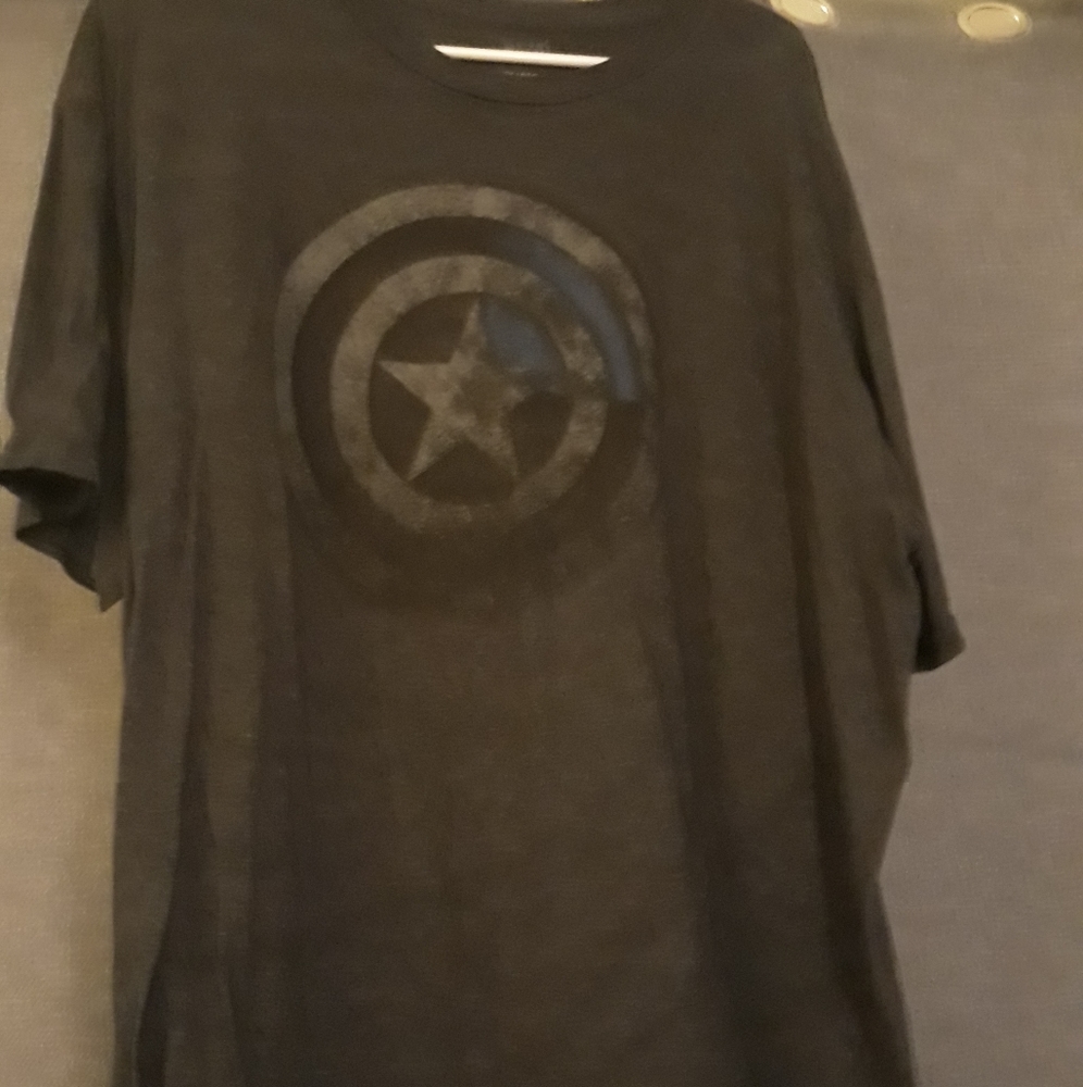 Captain America graphic tee